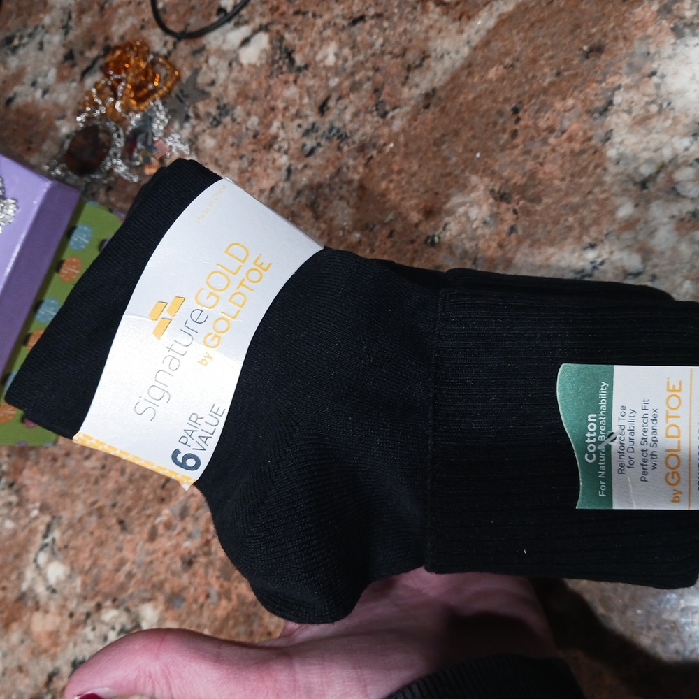 Goldtoe "Signature Gold" Men's 6pk. Black Medium Socks. Shoe Size 6-9